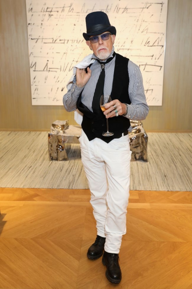 Πέθανε ο σχεδιαστής μόδας Άντονι Πράις - Είχε ντύσει Ντέιβιντ Μπόουι και Μικ Τζάγκερ