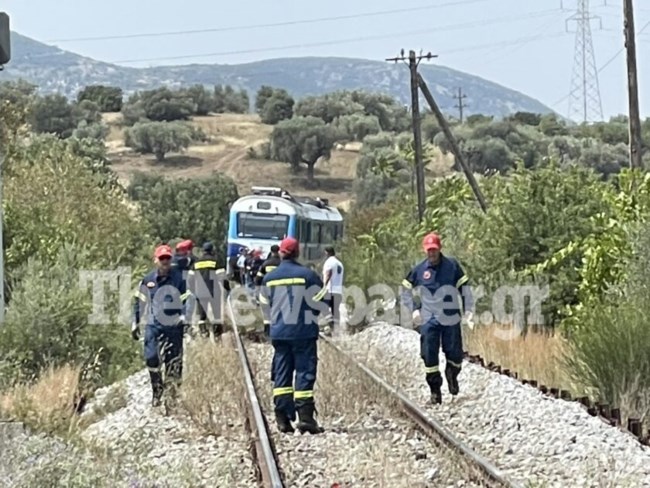 Μοτοσικλέτα συγκρούστηκε με τρένο στον Βόλο - Διαμελίστηκε ο οδηγός [εικόνες]
