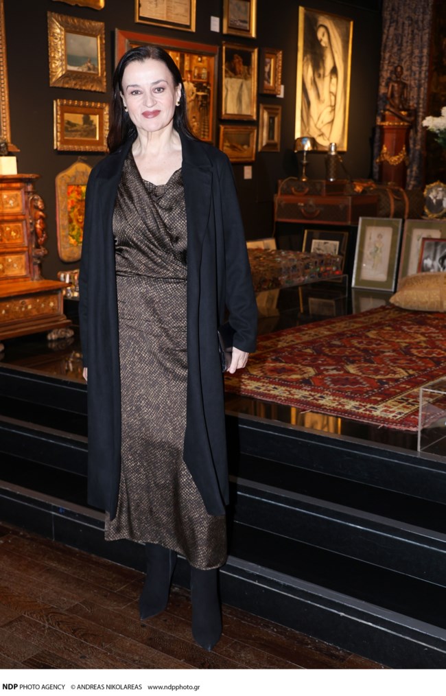 καρυοφυλλια καραμπετη εκθεση