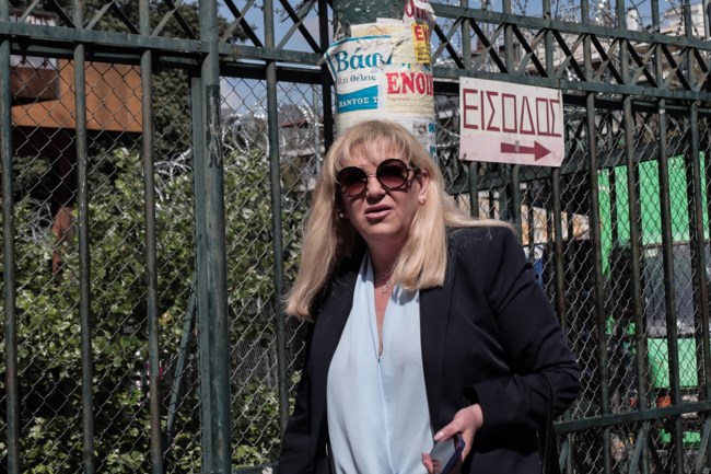 ΧΗΡΑ ΚΑΡΑΪΒΑΖ