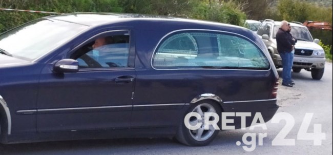 Θρήνος στην Κρήτη: Έφτασε στη Λιγόρτυνο η σορός του μικρού Ζαχαρία - Ράγισαν καρδιές όταν πέρασε το λευκό φέρετρο