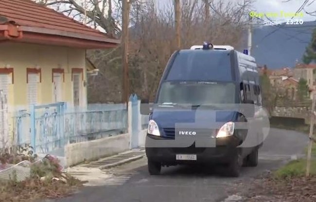 Αστυνομικός της Βουλής: Η στιγμή που ο 45χρονος φτάνει στις φυλακές της Τρίπολης - "Πολύ άρρωστος και διεστραμμένος"