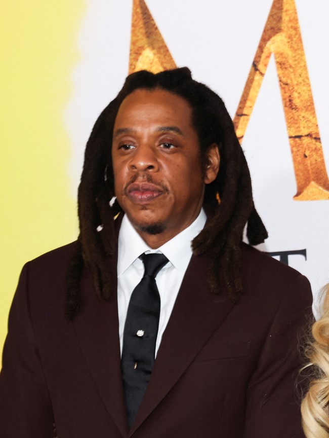 Σκάνδαλο Diddy: Ο Jay-Z αρνείται τις κατηγορίες σε βάρος του για βιασμό ανήλικης