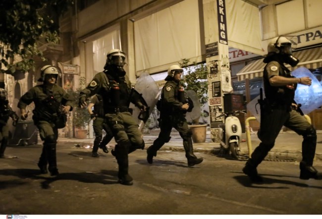 Εξάρχεια: Φράχτης πέντε μέτρων, 24ωρη παρουσία των ΜΑΤ και περιπολίες για τα έργα στο Μετρό