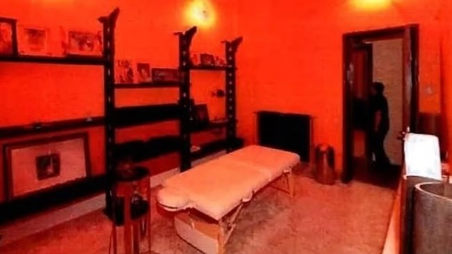 ΣΚΑΝΔΑΛΟ ΕΠΣΤΑΪΝ