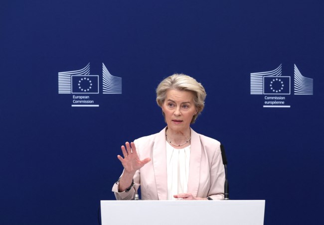 "Γροθιά κάτω από τη ζώνη" για την Ευρώπη οι δασμοί Τραμπ στα αυτοκίνητα: Πώς θα αντιδράσει η ΕΕ - Βουτιά στα χρηματιστήρια