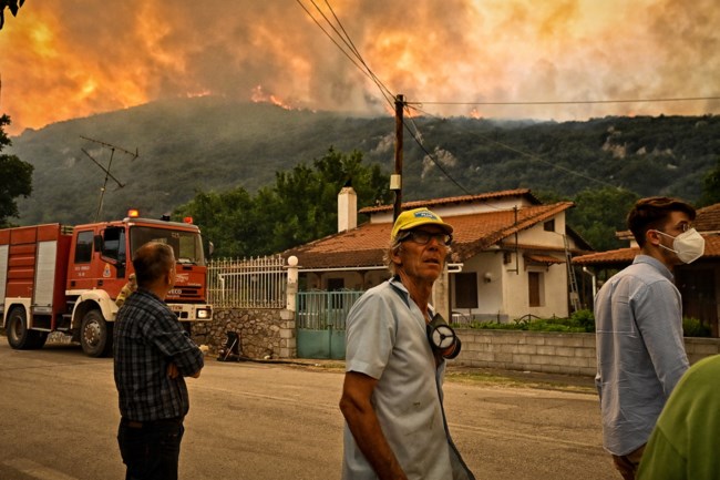 φωτια στο φενεο