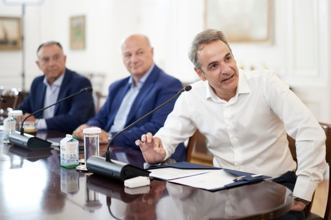 Τηλεδιάσκεψη του Κυριάκου Μητσοτάκη με τον δήμαρχο Αμοργού για την πρωτοβουλία "Αμοργόραμα"