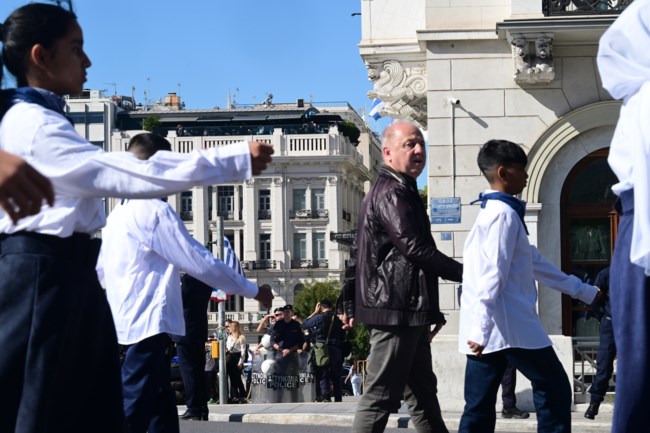 28η Οκτωβρίου: Με τη μαθητική παρέλαση τίμησαν την επέτειο του "Όχι" στην Αθήνα - Πλήθος κόσμου στο Σύνταγμα [εικόνες - βίντεο]