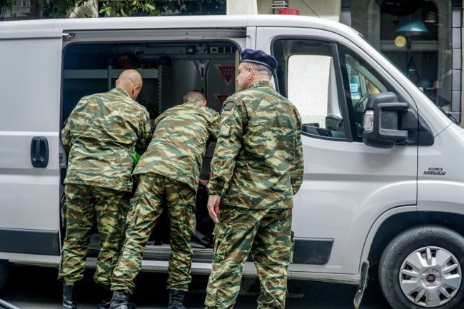 ΚΟΛΩΝΑΚΙ ΧΕΙΡΟΒΟΜΒΙΔΕΣ