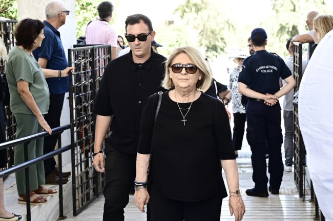 ΛΕΝΑ ΣΑΜΑΡΑ