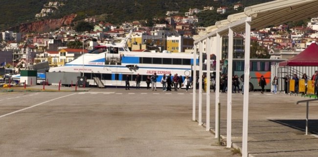 Κύματα Τούρκων επισκεπτών στα νησιά του Βορείου Αιγαίου για το Μπαϊράμι