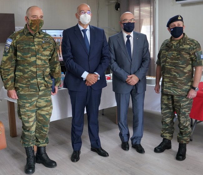 Δένδιας