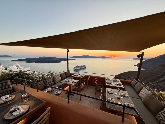Το Rizes Gastro Taverna φέρνει την παράδοση της Σαντορίνης στο πιάτο σας!
