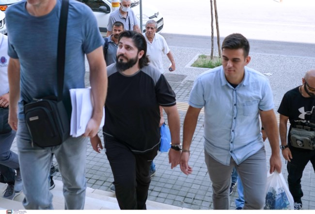 Έρχονται ακόμη και από το Περού για τον Χάρη Τσακωνίδη - Καταγγελίες σοκ για μάγια και εξορκισμούς από... χρυσάφι