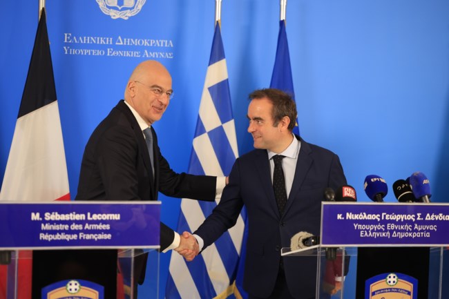 ΔΕΝΔΙΑΣ ΛΕΚΟΡΝΙ