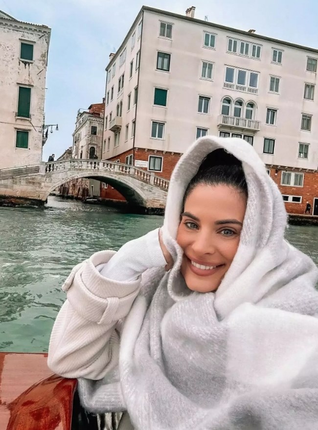 ΧΡΙΣΤΙΝΑ ΜΠΟΜΠΑ