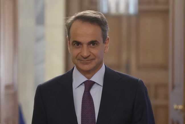 Μητσοτάκης χαμογελάει στο Προεδρικό