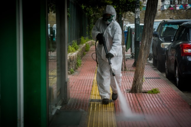 Αποθέωση και από τον Guardian: Η Ελλάδα κερδίζει το στοίχημα του κορονοϊού παρά την δεκαετή κρίση
