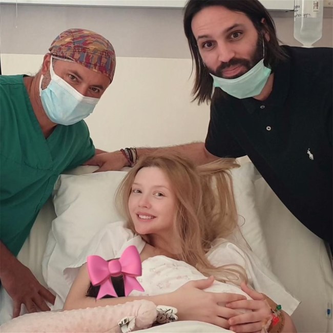 Baby boom: Γέννησε η Κωνσταντίνα Κομμάτα - Πανευτυχής ο Γιώργος Σαμαράς - Οι φωτογραφίες στο μαιευτήριο