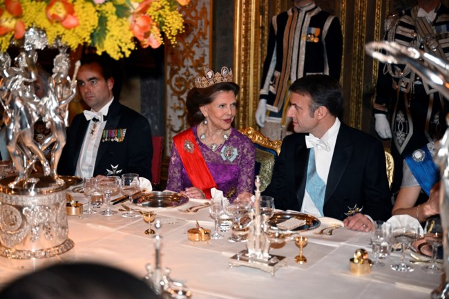 ΜΑΚΡΟΝ ΣΟΥΗΔΙΑ