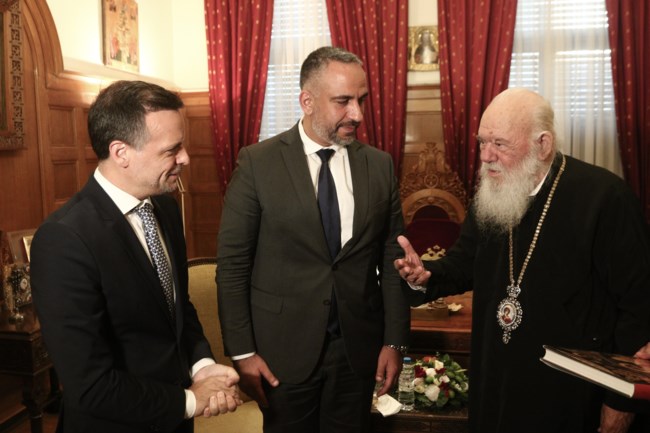Συνάντηση Ιερώνυμου με τον Παλαιστίνιο δήμαρχο της Βηθλεέμ: "Προσευχηθείτε για εμάς" [εικόνες - βίντεο]