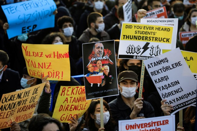 Παραλήρημα Ερντογάν: Έργο "τρομοκρατών" οι φοιτητικές διαδηλώσεις στην Κωνσταντινούπολη