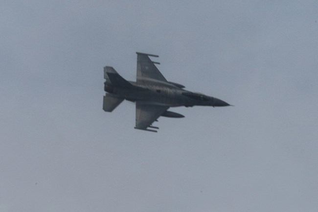 F-16