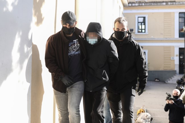 Φονικό στην Αγία Βαρβάρα: Προφυλακίστηκε ο 16χρονος - "Αν το έκανε να καταδικαστεί" λέει ο πατέρας του [Βίντεο]
