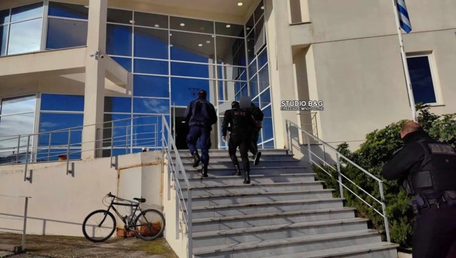 Άργος: Στον εισαγγελέα ο 34χρονος που κακοποίησε άγρια τη σύζυγό του [εικόνες]