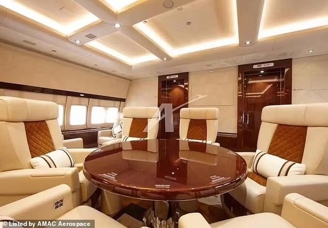 ΤΡΑΜΠ JET QATAR