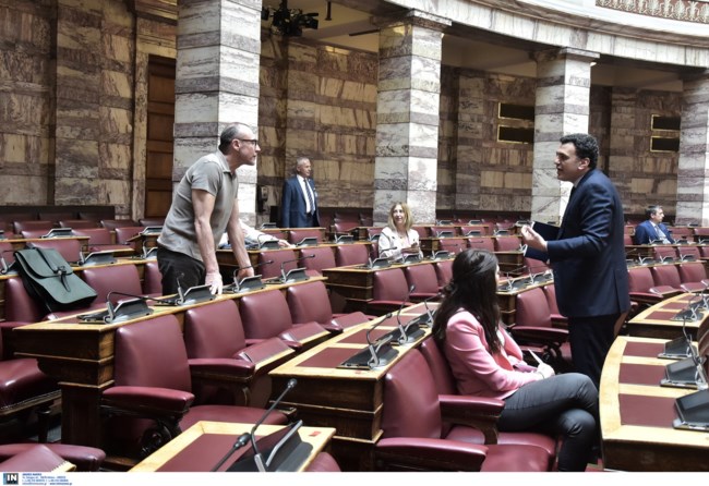 Πολιτικός πολιτισμός λόγω πανδημίας: Όταν ο Κλέων Γρηγοριάδης αποθέωσε τον Βασίλη Κικίλια