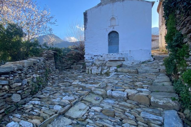 Όταν ένα καλντερίμι στη Μάνη γίνεται μανιφέστο σύγχρονης αρχιτεκτονικής