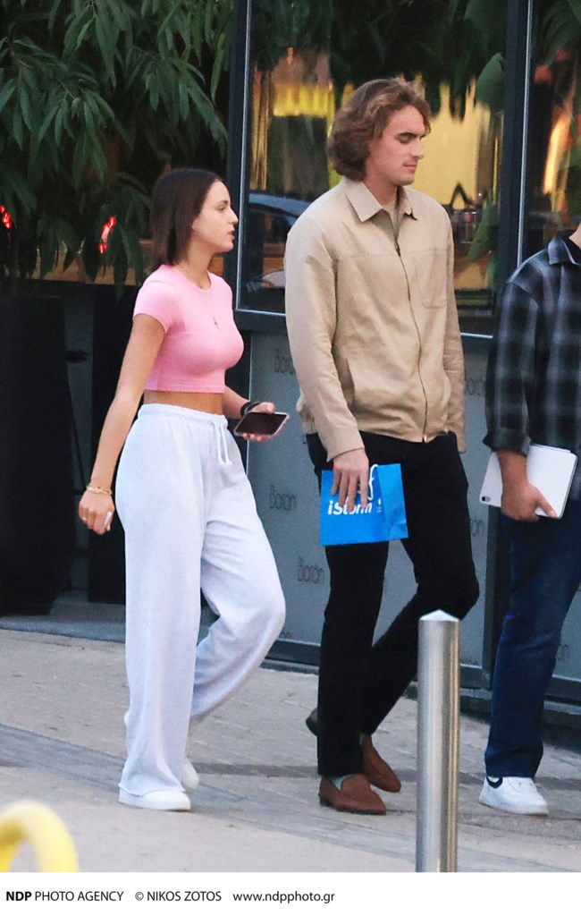 ΤΣΙΤΣΙΠΑΣ ΑΔΕΡΦΗ