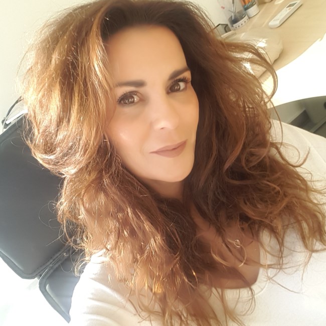 Άνω Γλυφάδα: Αυτή είναι η 56χρονη που έχασε τη ζωή της - Βίντεο-ντοκουμέντο από την προσπάθεια απεγκλωβισμού της