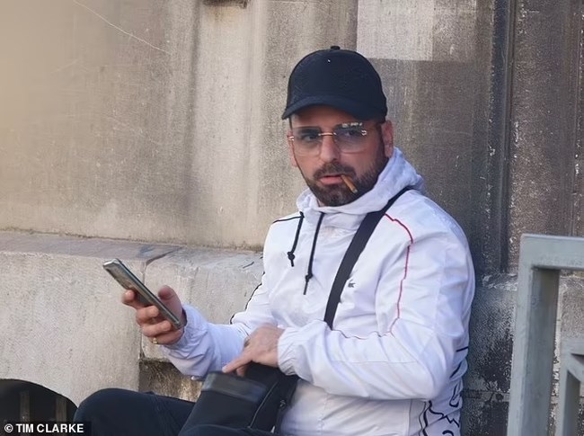 ΓΑΛΛΙΑ ΔΙΚΗ ΤΗΣ ΜΑΖΑΝ ΚΑΤΗΓΟΡΟΥΜΕΝΟΣ