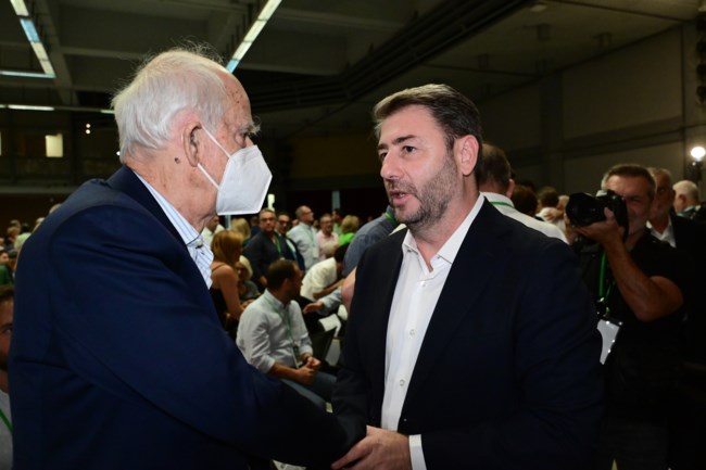 Στήριξη Απόστολου Κακλαμάνη σε Νίκο Ανδρουλάκη με αιχμές για Χάρη Δούκα: "Να αφοσιωθεί στην Αθήνα"