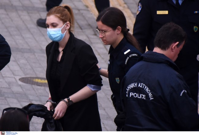 Η Ρούλα Πισπιρίγκου μαυροφορεμένη στη δίκη για τον θάνατο της Τζωρτζίνας - Νέα αναβολή για το 2026