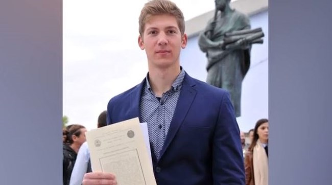 Ώρες αγωνίας για τον 33χρονο γιατρό: "Το μόνο που θέλω είναι να ελπίζω ότι το παιδί μου είναι ζωντανό"