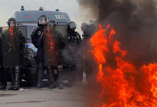 Γαλλία: Eτοιμάζονται επιτάξεις για την αποκομιδή σκουπιδιών στο Παρίσι