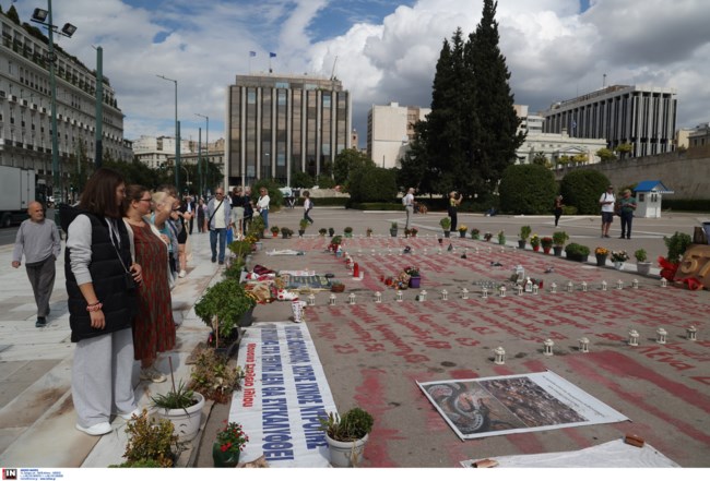 Μνημείο Αγνώστου στρατιώτη υπό κατάληψη