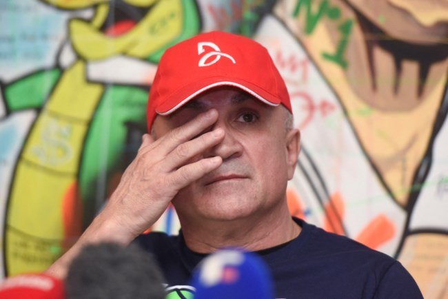 Τζόκοβιτς: Το πρώτο μήνυμά του - "Ο Θεός βλέπει τα πάντα" - Έξαλλη η οικογένειά του, τον παρομοιάζει με τον... Χριστό [Εκόνες - Βίντεο]