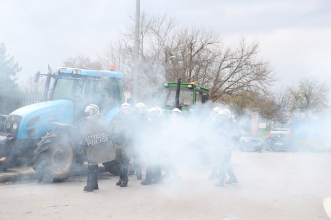 ΜΠΛΟΚΟ ΑΓΡΟΤΕΣ ΕΠΕΙΣΟΔΙΑ ΘΕΣΣΑΛΟΝΙΚΗ