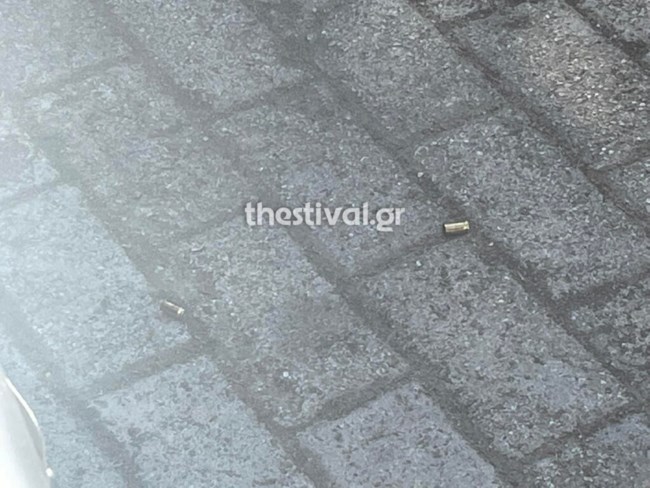Αδιανόητο σκηνικό στη Θεσσαλονίκη: Άντρας σε αμόκ άρχισε να πυροβολεί μπροστά στα παιδιά του [Βίντεο]