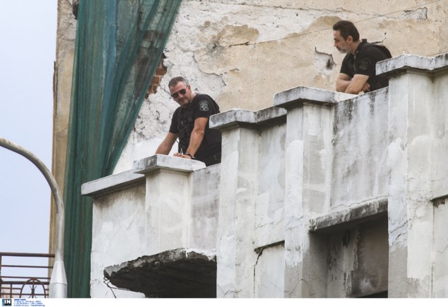 Μεγάλη αστυνομική επιχείρηση στη Θεσσαλονίκη: Εκκενώθηκε κατάληψη σε κτίριο του ΑΠΘ [εικόνες]