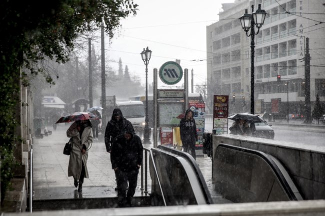 Κακοκαιρία με σφοδρές καταιγίδες και θυελλώδεις ανέμους 10 μποφόρ -Συναγερμός για έντονα φαινόμενα σε πέντε περιοχές