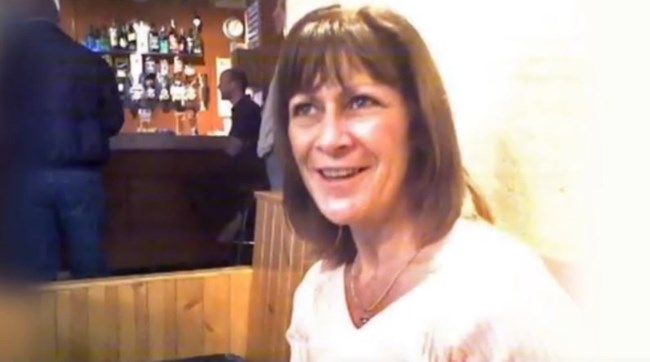 "Μας έδειξε τον δολοφόνο της - Έγινε εμμονικός, ένας στόκερ": Συγκλονίζει ο γιος της Τζιν Χάνλον για τον θάνατό της