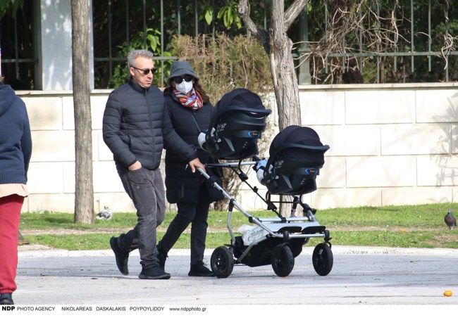 Όλγα Κεφαλογιάννη: Η διαφορετική casual εμφάνιση με γκρι bucket καπέλο [Εικόνες]