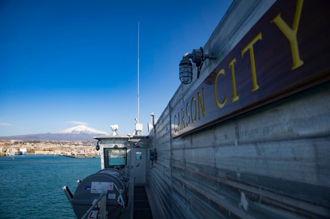 USNS Carson City: Στη Σούδα το θηριώδες εκστρατευτικό καταμαράν των ΗΠΑ [Εικόνες-Βίντεο]
