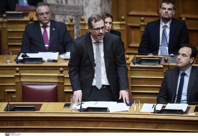 Ο Τσάφος απαντά από τη Βουλή στην αντιπολίτευση: Ο πρωθυπουργός μου είπε να έρθω στη χώρα να βοηθήσω - Τα παράτησα όλα και γύρισα